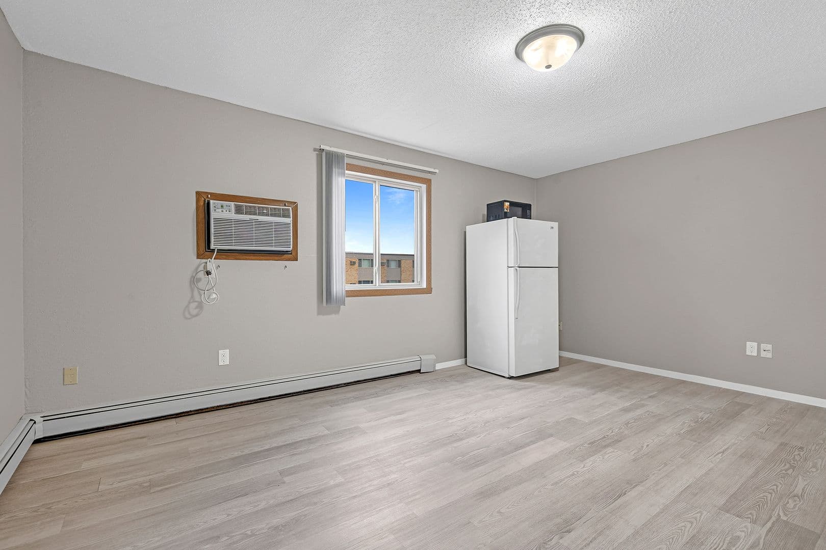 Minot Apartment: 505, 525, 605 & 705 Park Street
