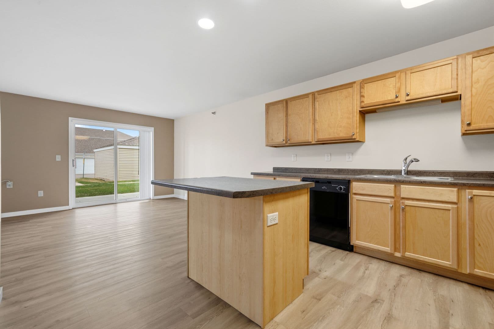 Minot Apartment: 1710-1740 13th Street SE