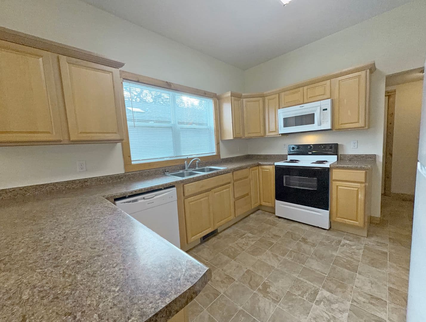 Minot House: 433 3rd Avenue NW