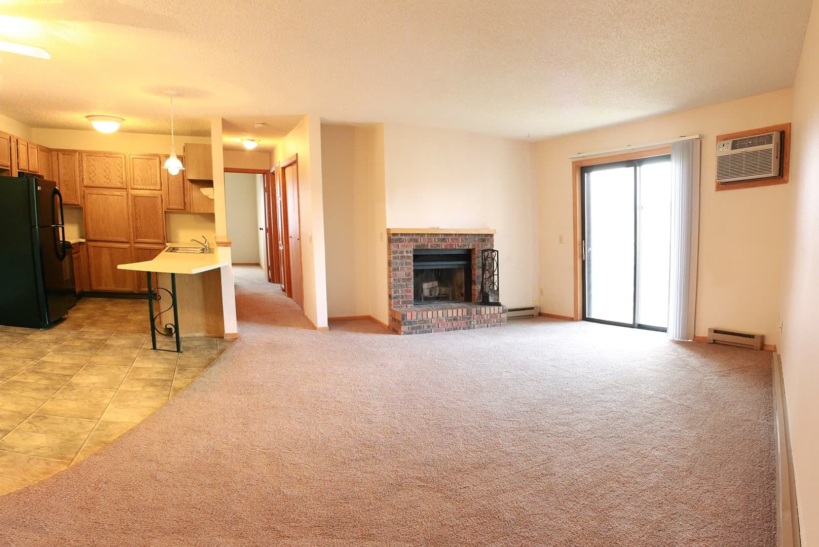 Minot Apartment: 707 6th Avenue SW