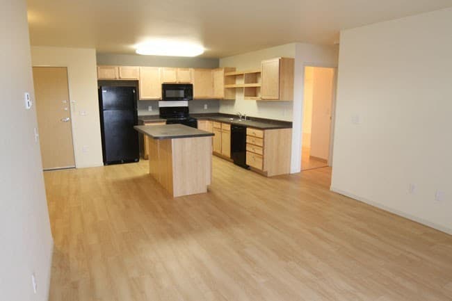 Williston Apartment: 301 2nd Street East