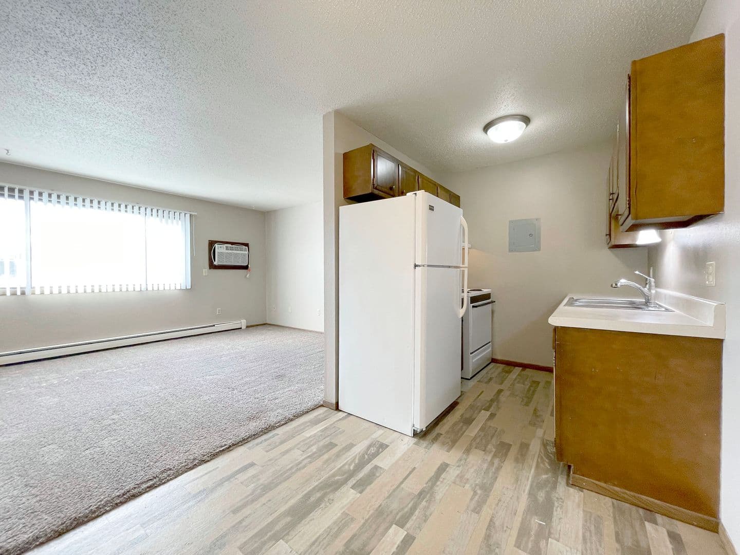 Minot Apartment: 505, 525, 605 & 705 Park Street