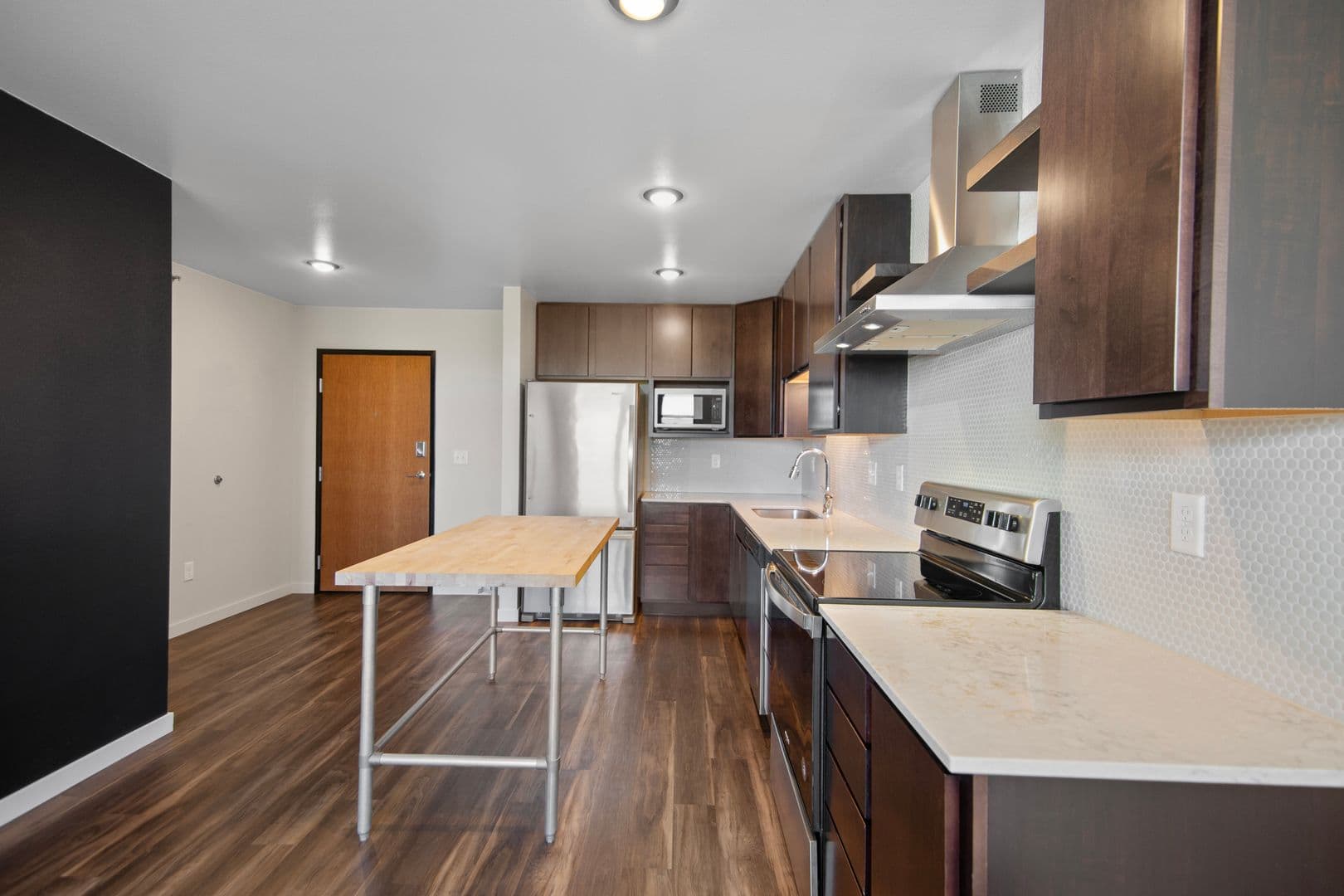 Bismarck Apartment: 202 & 208 E Greenfield Lane