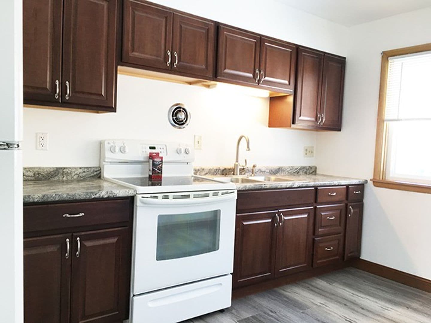 Minot Apartment: 509 11th Avenue NE