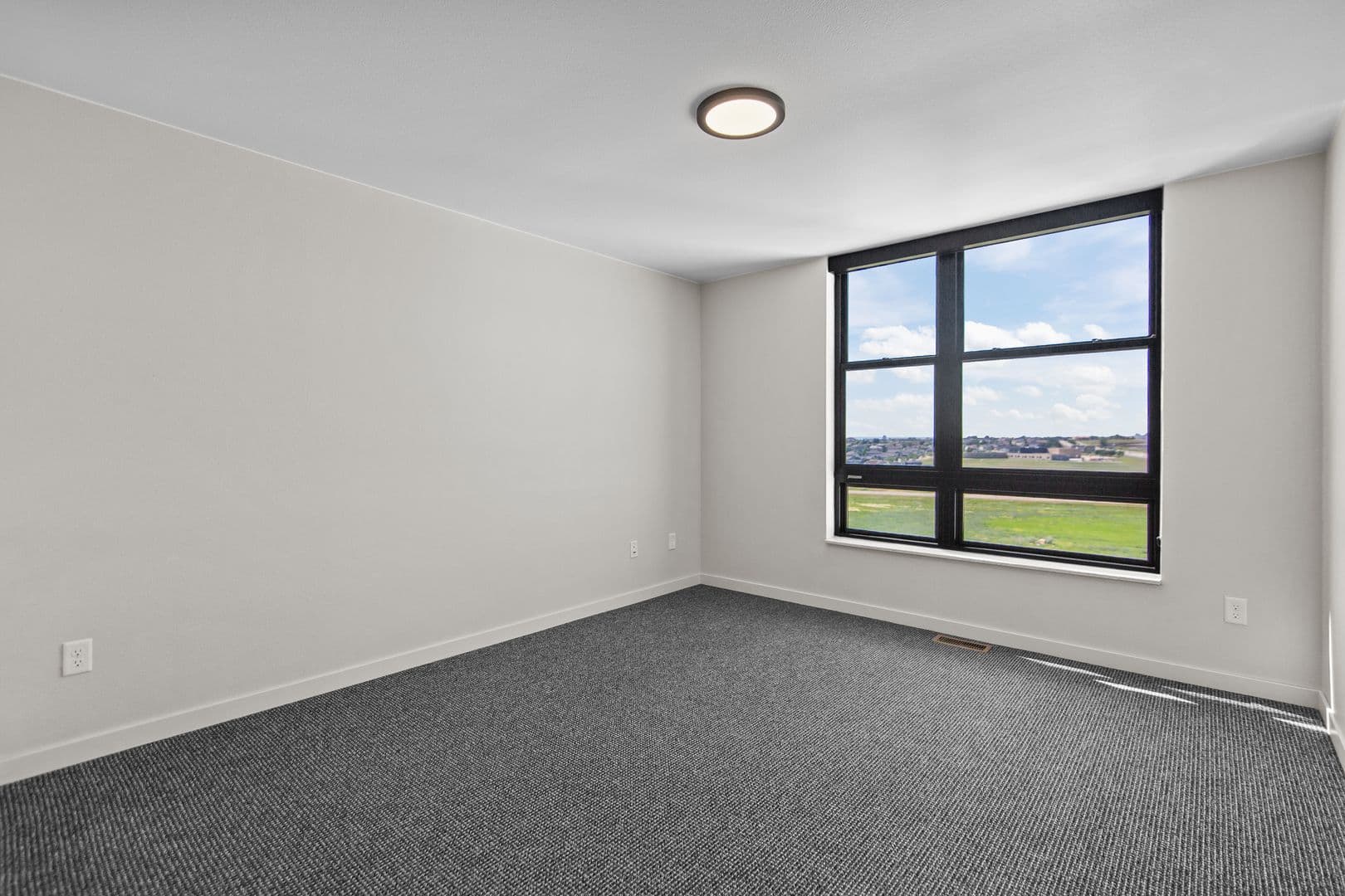 Bismarck Apartment: 202 & 208 E Greenfield Lane