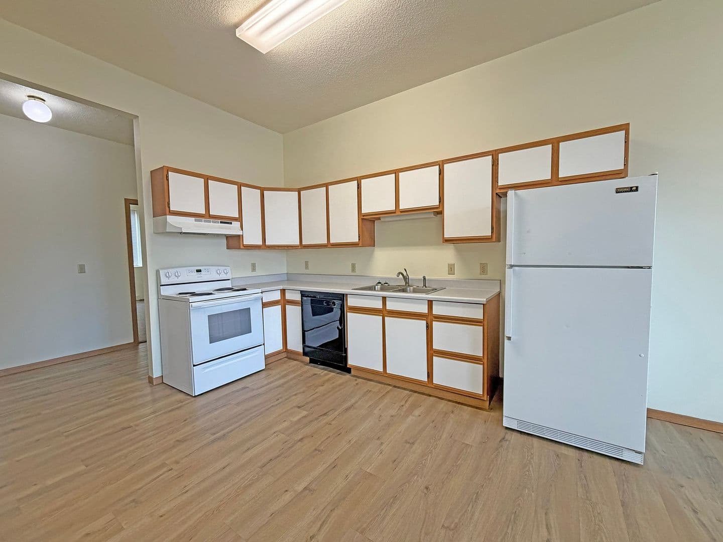 Minot Apartment: 6 North Main Street