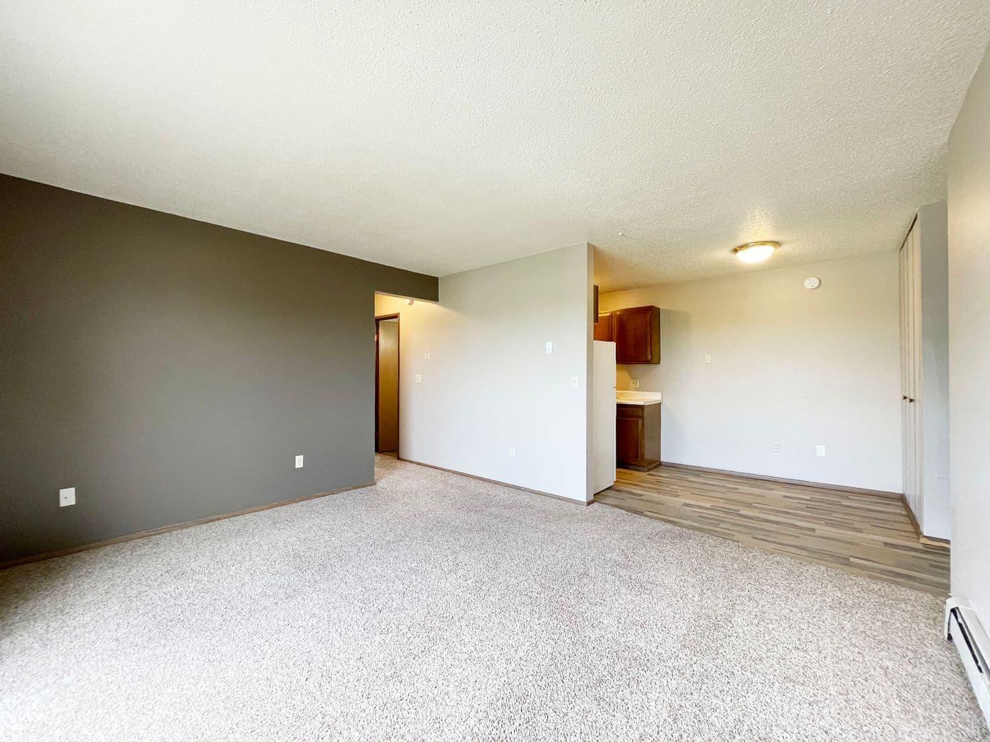 Minot Apartment: 505, 525, 605 & 705 Park Street