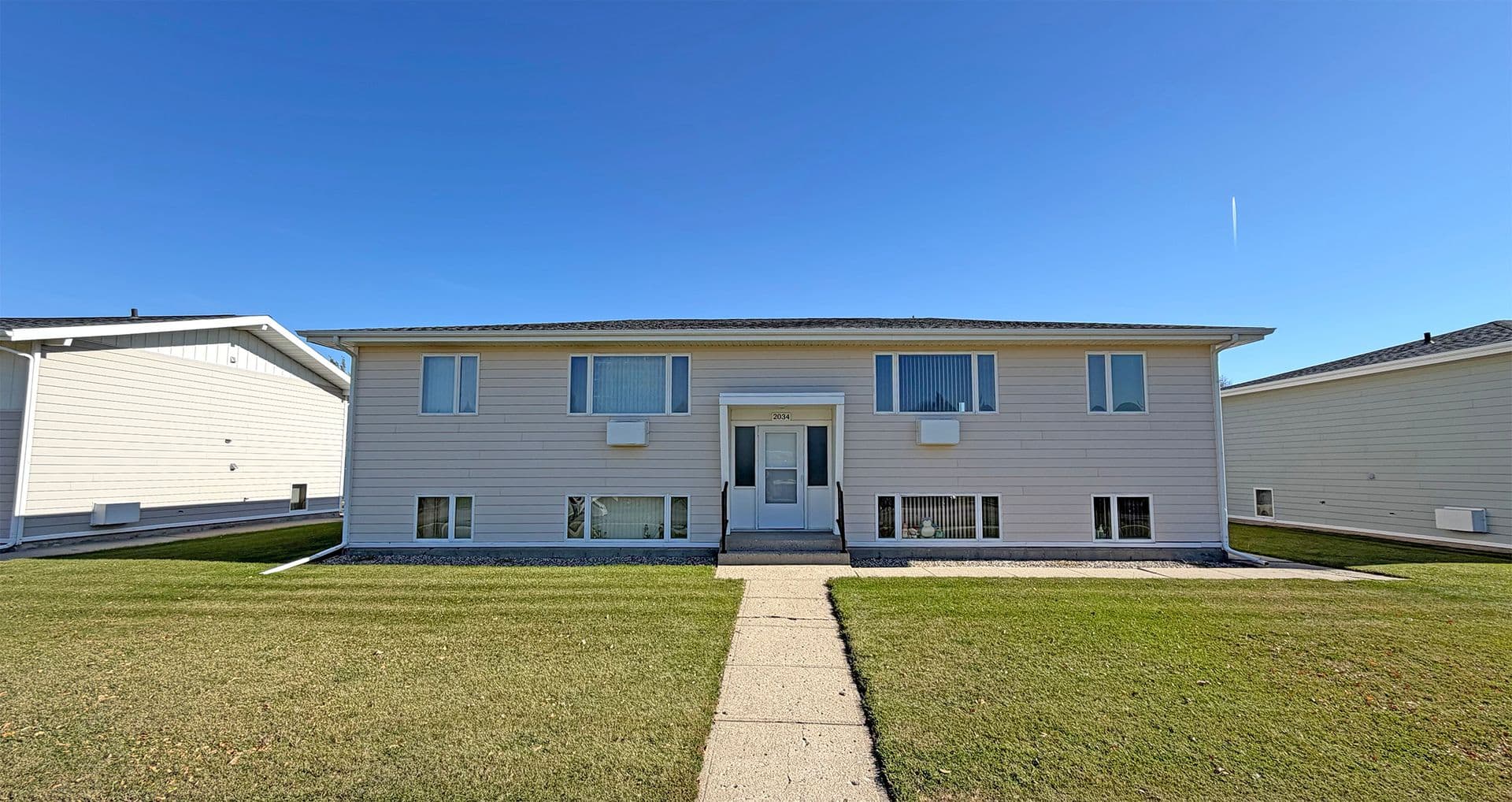 Minot Apartment: 2028-2048 5th Street NW