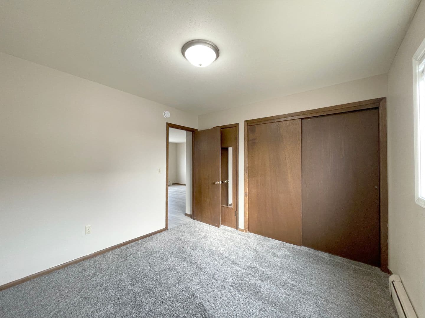 Minot Apartment: 1821 - 1835 2nd Street SE