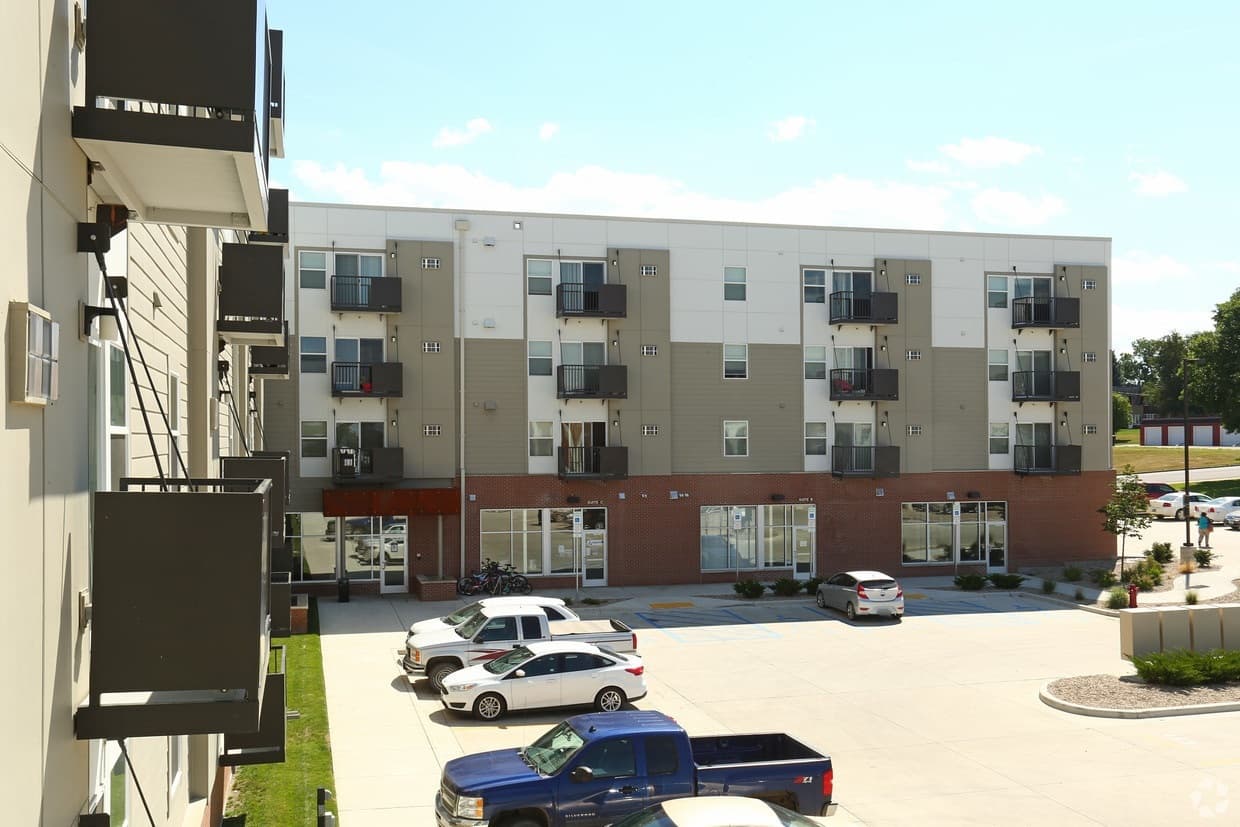 Williston Apartment: 705 E. Highland Drive