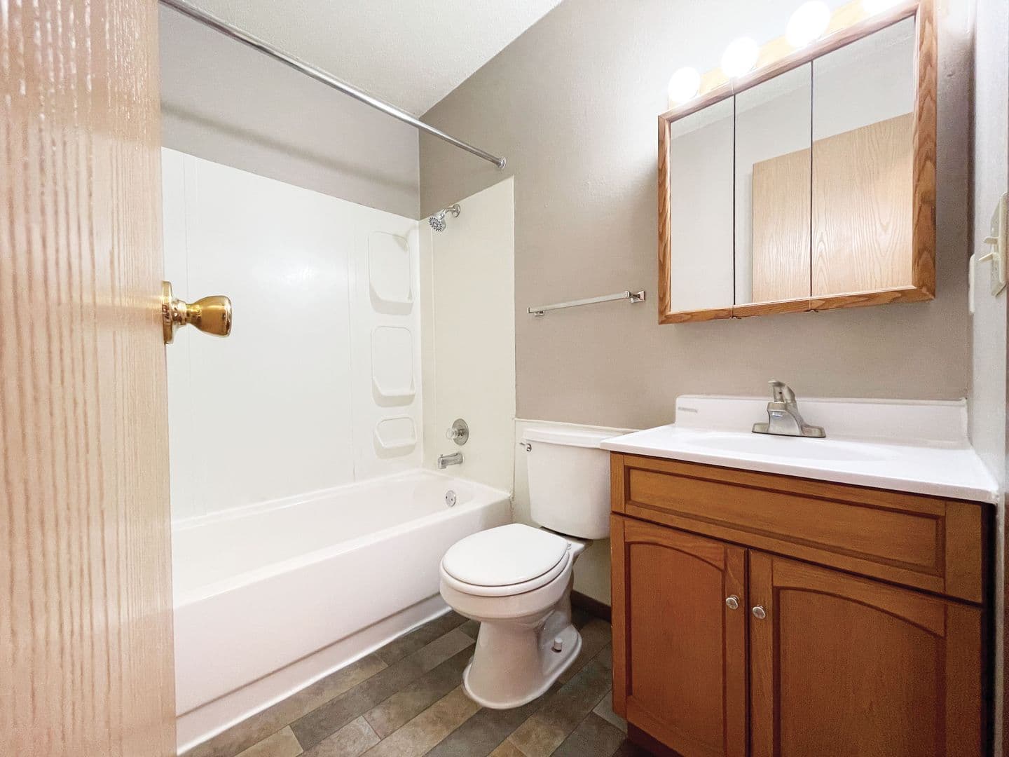 Minot Apartment: 505, 525, 605 & 705 Park Street