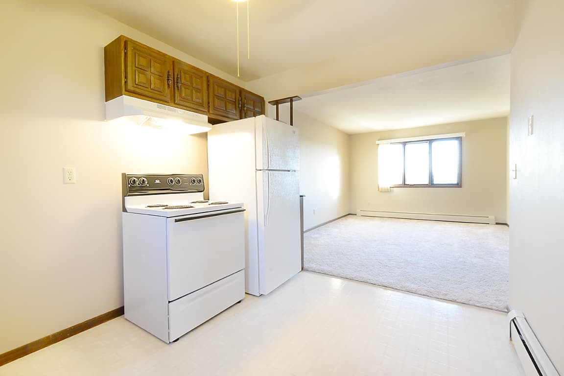 Minot Apartment: 1821 - 1835 2nd Street SE