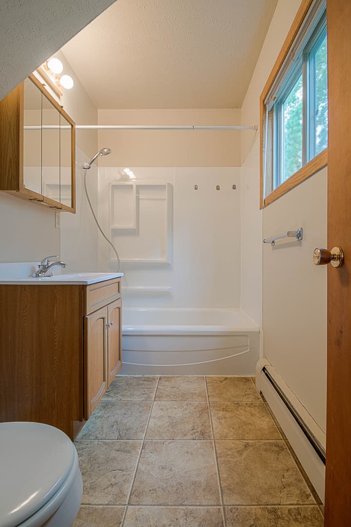 Minot Apartment: 1123 11th Street NW