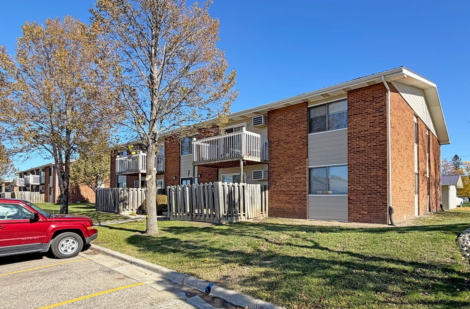 Minot Apartment: 525 22nd Avenue NW