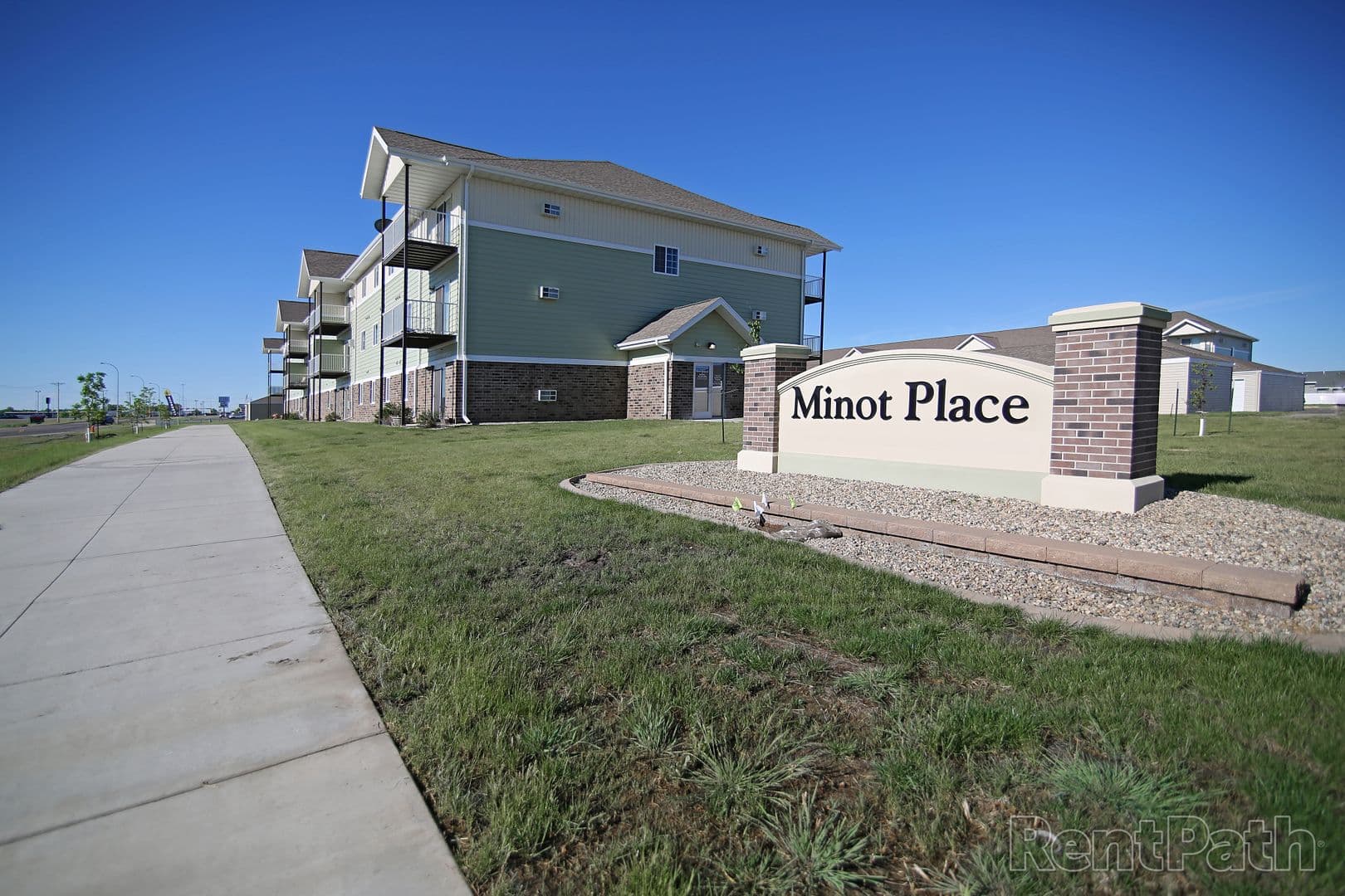 Minot Apartment: 1710-1740 13th Street SE