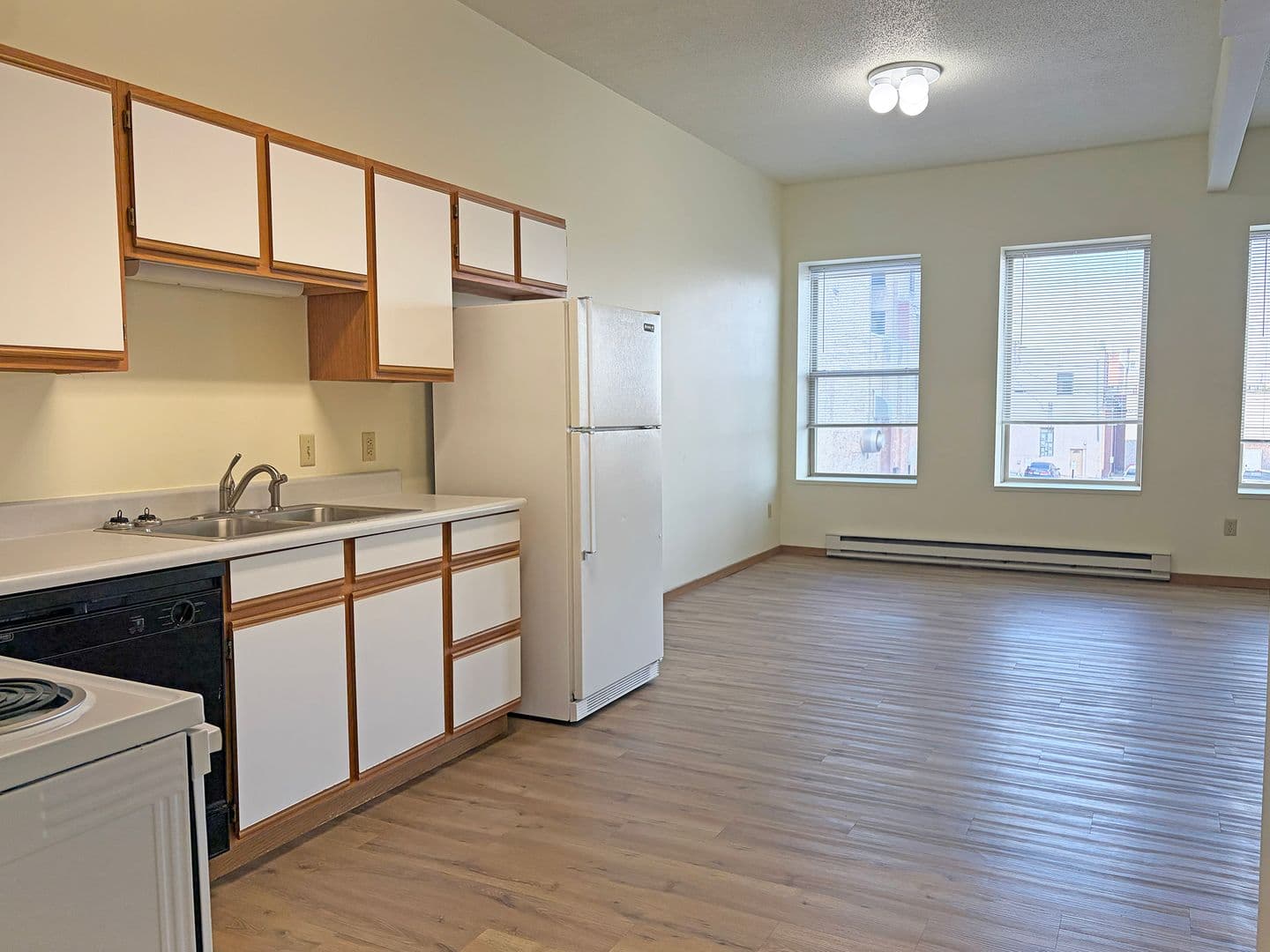 Minot Apartment: 6 North Main Street