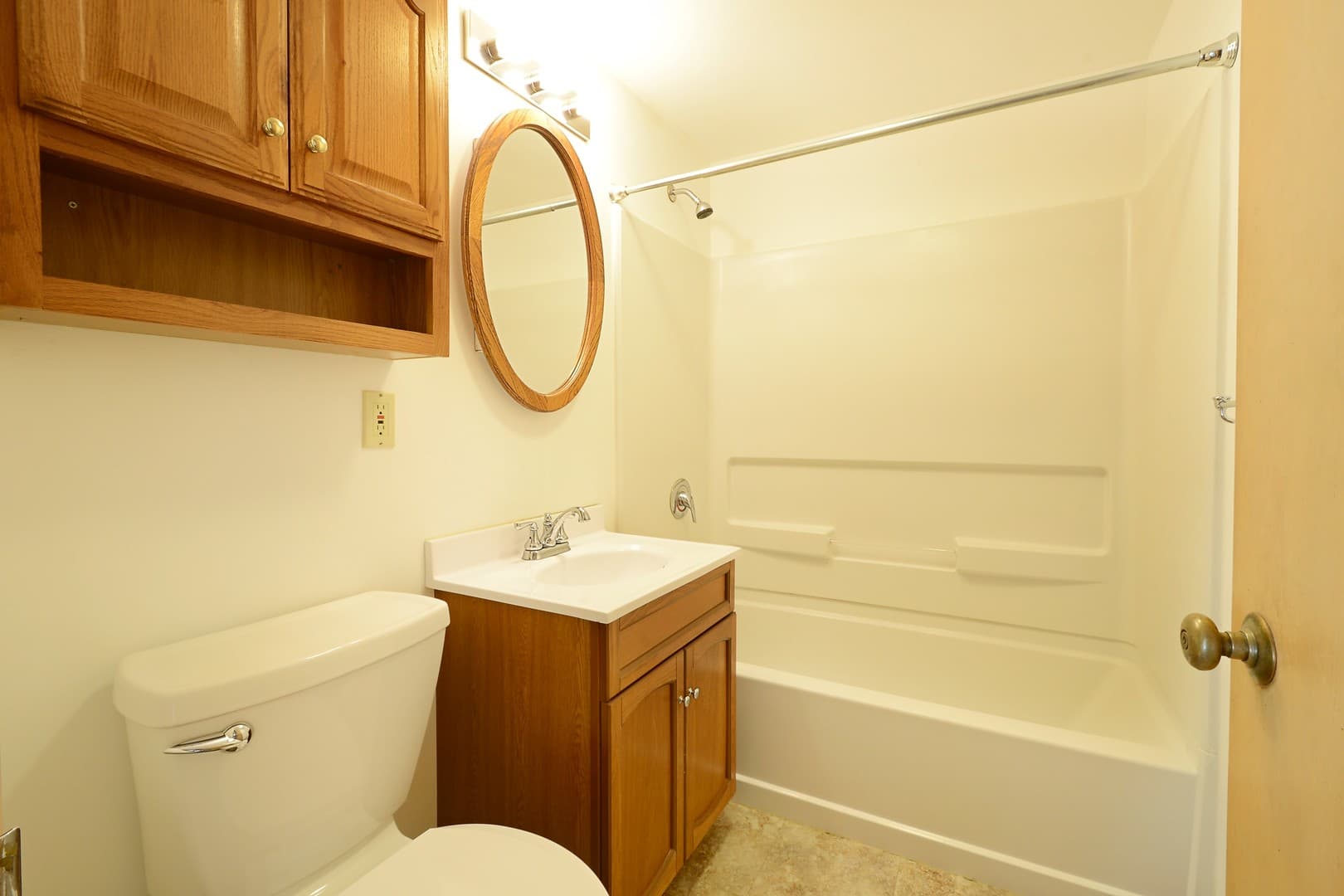 Minot Apartment: 509 11th Avenue NE