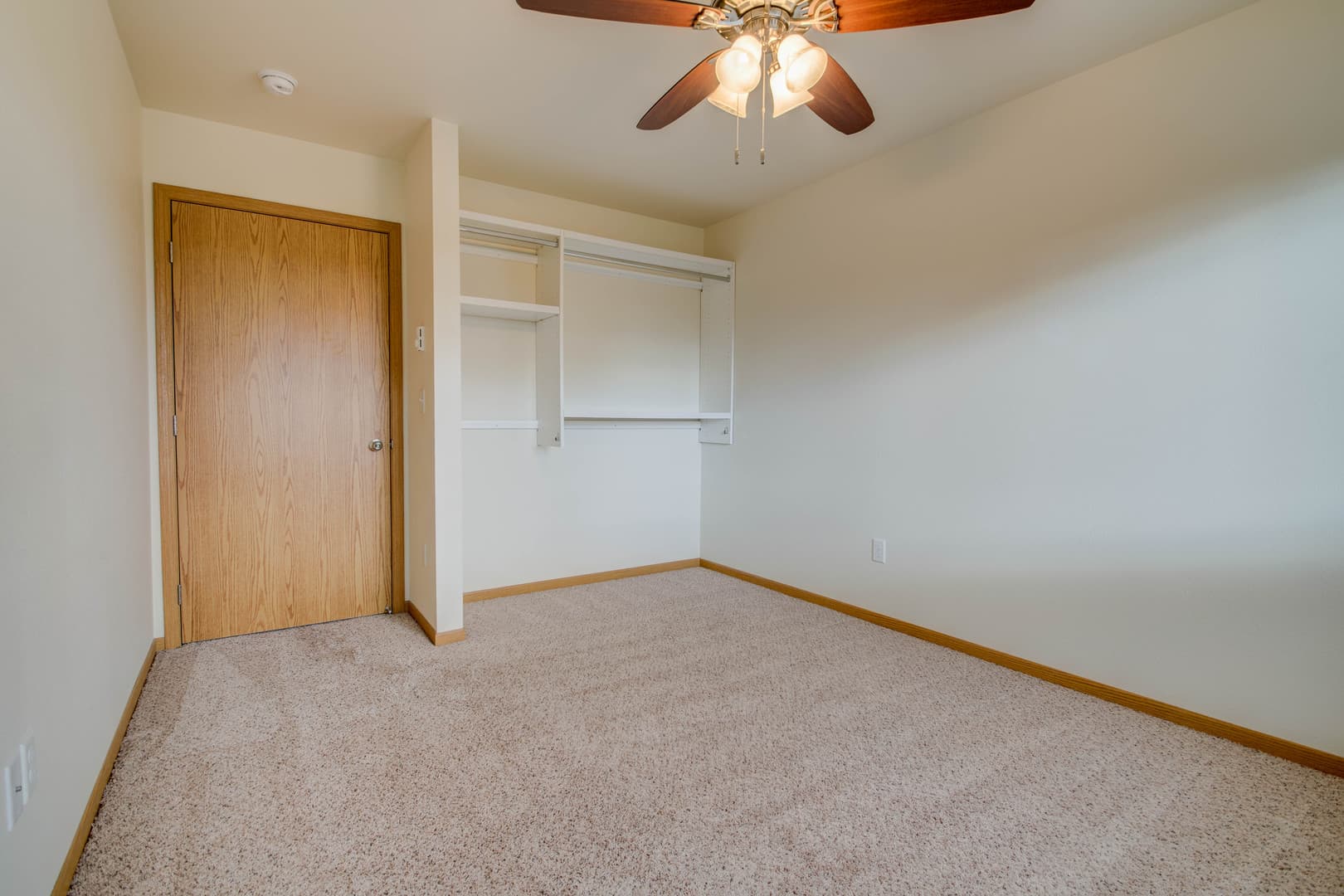 Minot Apartment: 816 10th Avenue NW