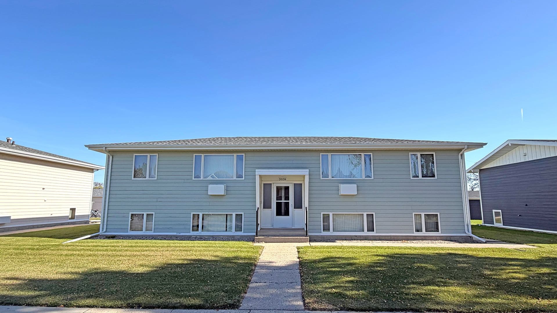 Minot Apartment: 2028-2048 5th Street NW