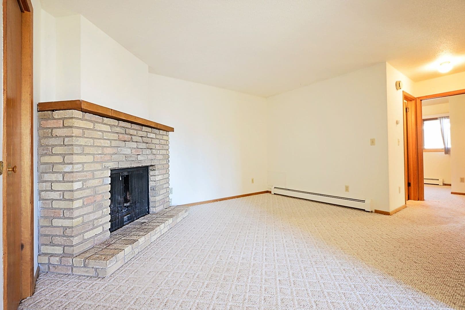 Minot Apartment: 605 19th Avenue SE
