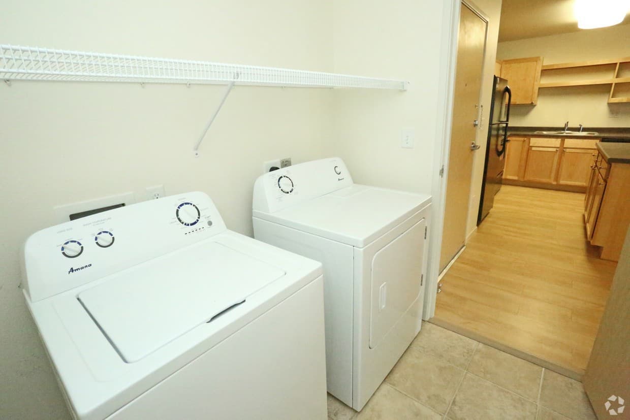 Williston Apartment: 301 2nd Street East