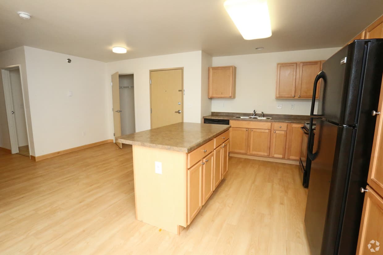 Williston Apartment: 705 E. Highland Drive