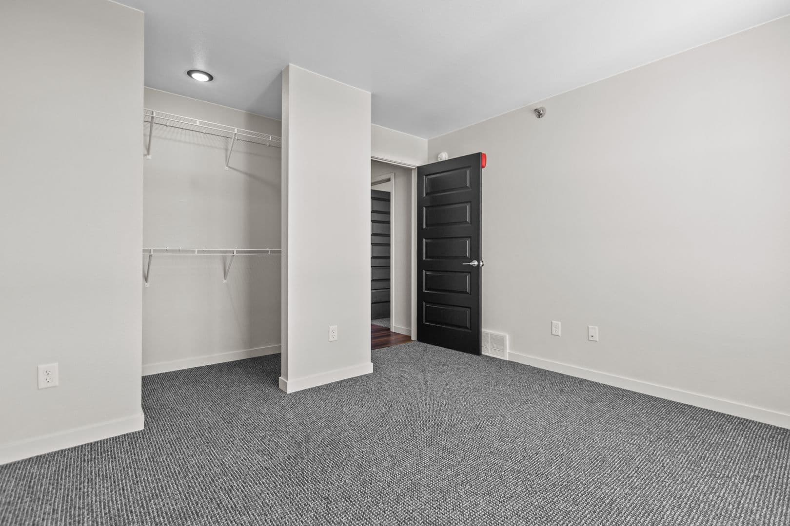 Bismarck Apartment: 202 & 208 E Greenfield Lane