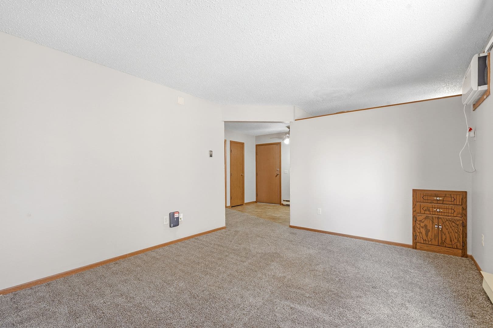 Minot Apartment: 1405 8th Street NW