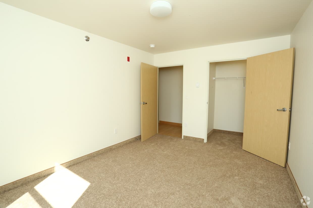 Williston Apartment: 705 E. Highland Drive