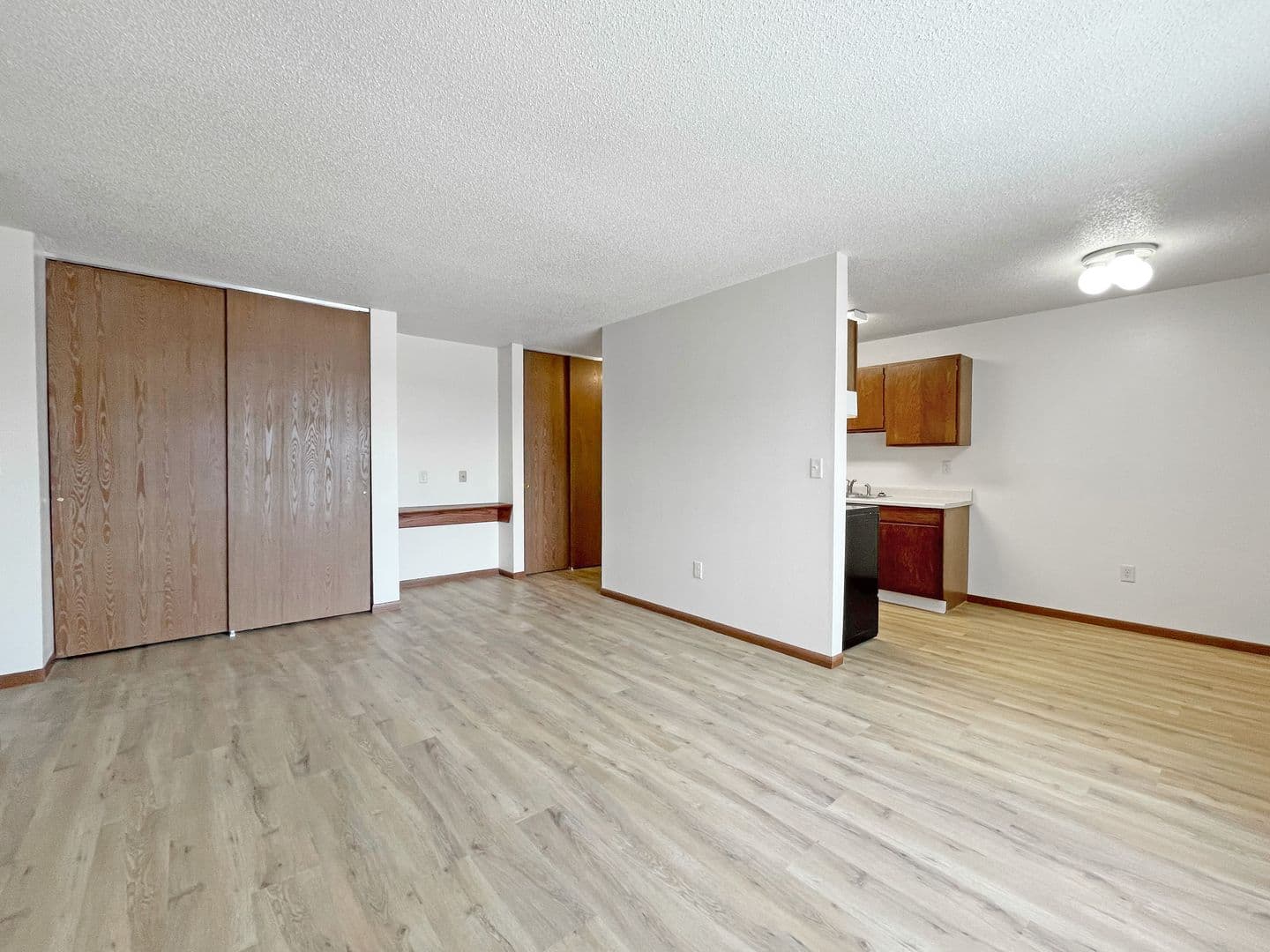 Minot Apartment: 3100-3122 14th Street SW