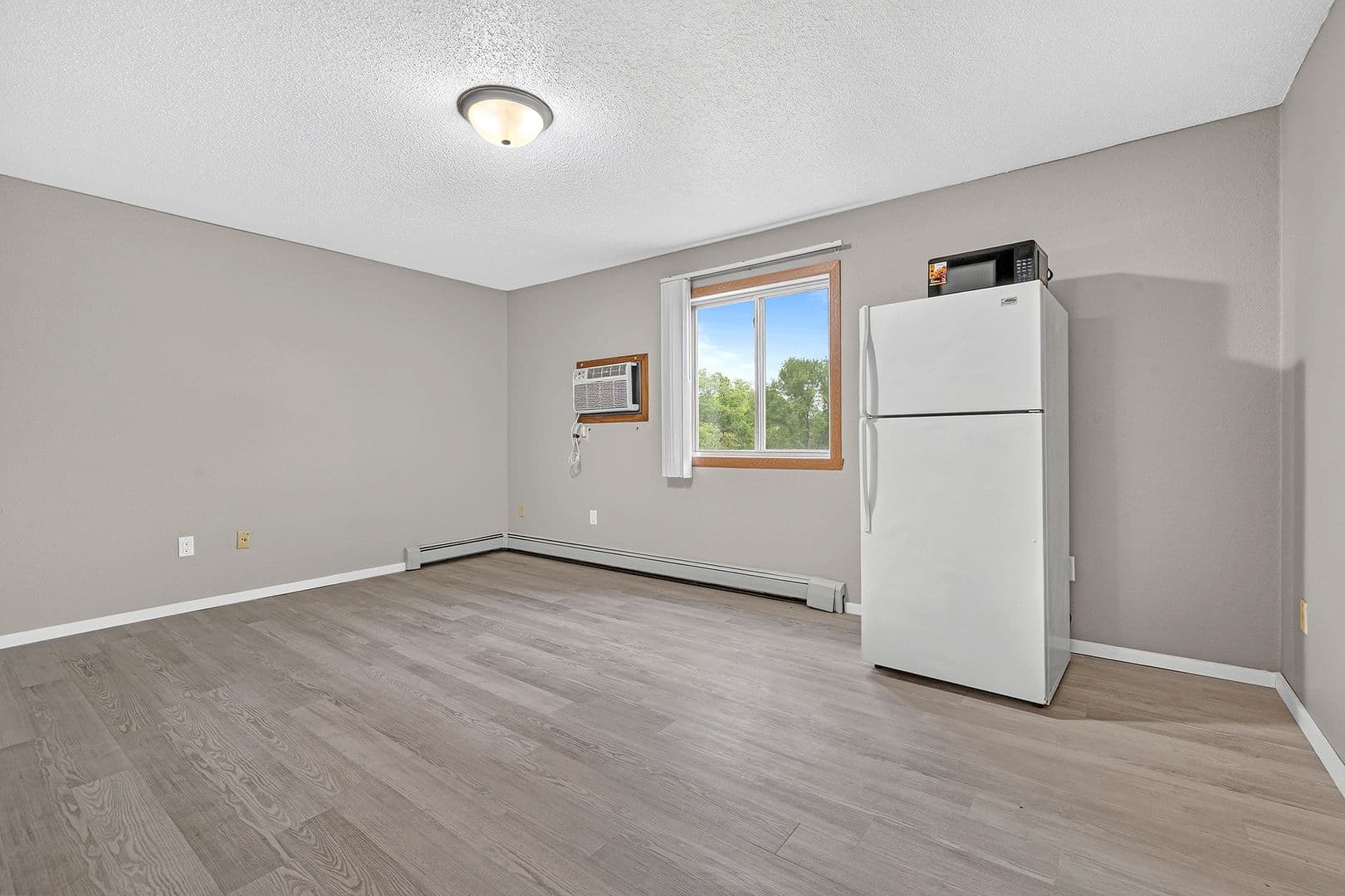 Minot Apartment: 505, 525, 605 & 705 Park Street