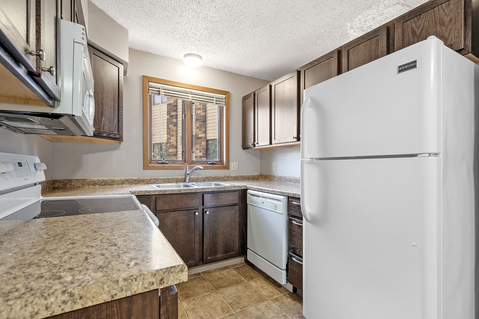 Minot Apartment: 1405 8th Street NW