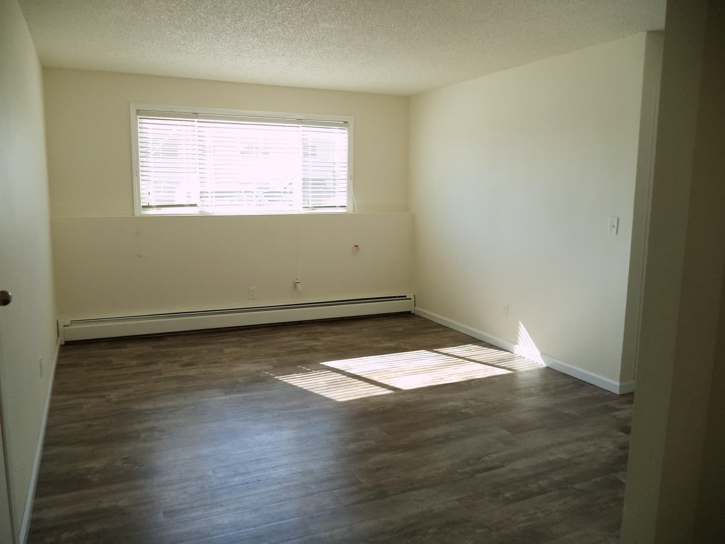 Minot Apartment: 1308 14th Avenue NW