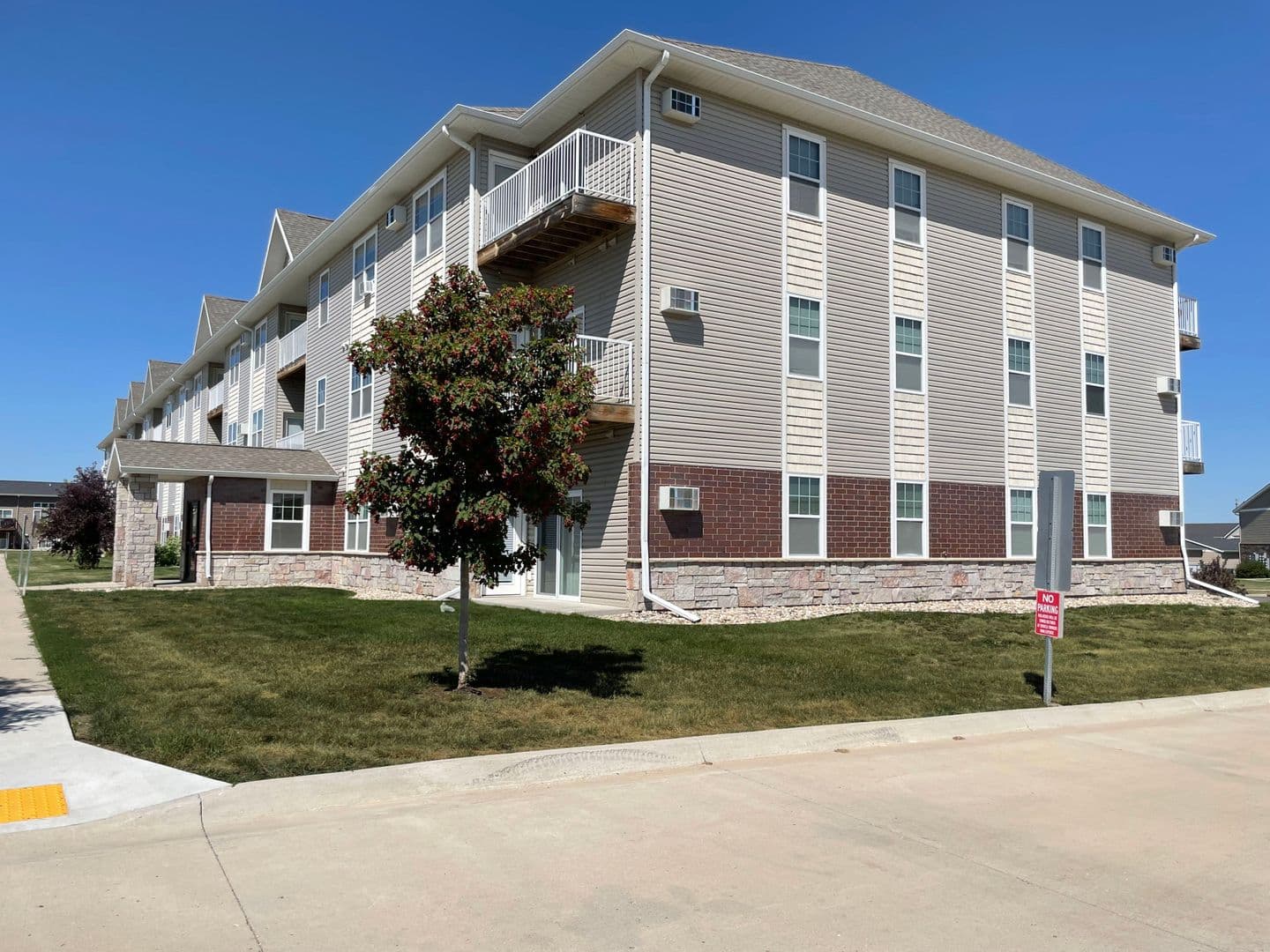 Minot Apartment: 3321 7th Street NE