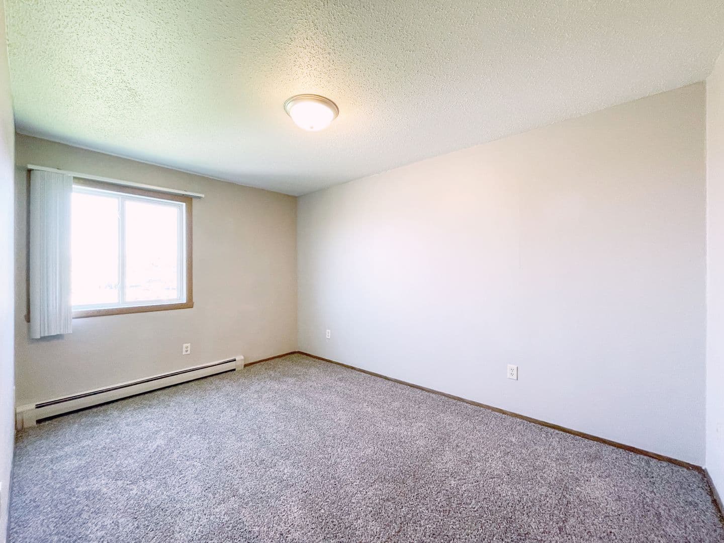 Minot Apartment: 505, 525, 605 & 705 Park Street
