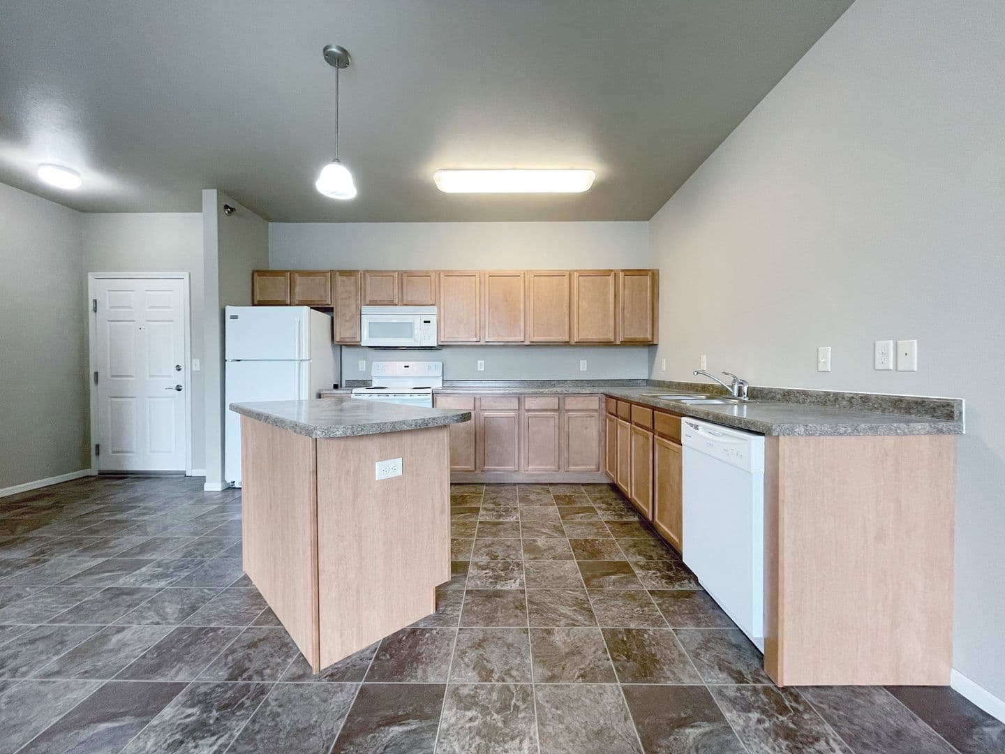 Minot Apartment: 3321 7th Street NE