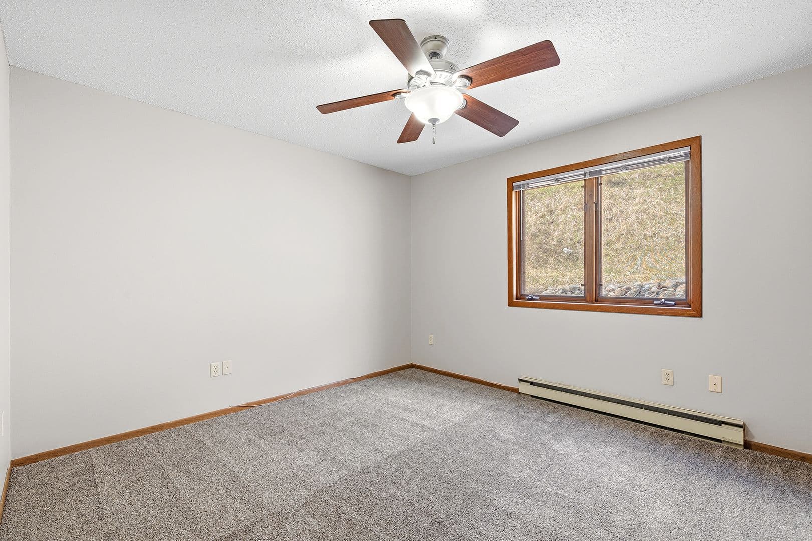 Minot Apartment: 1405 8th Street NW