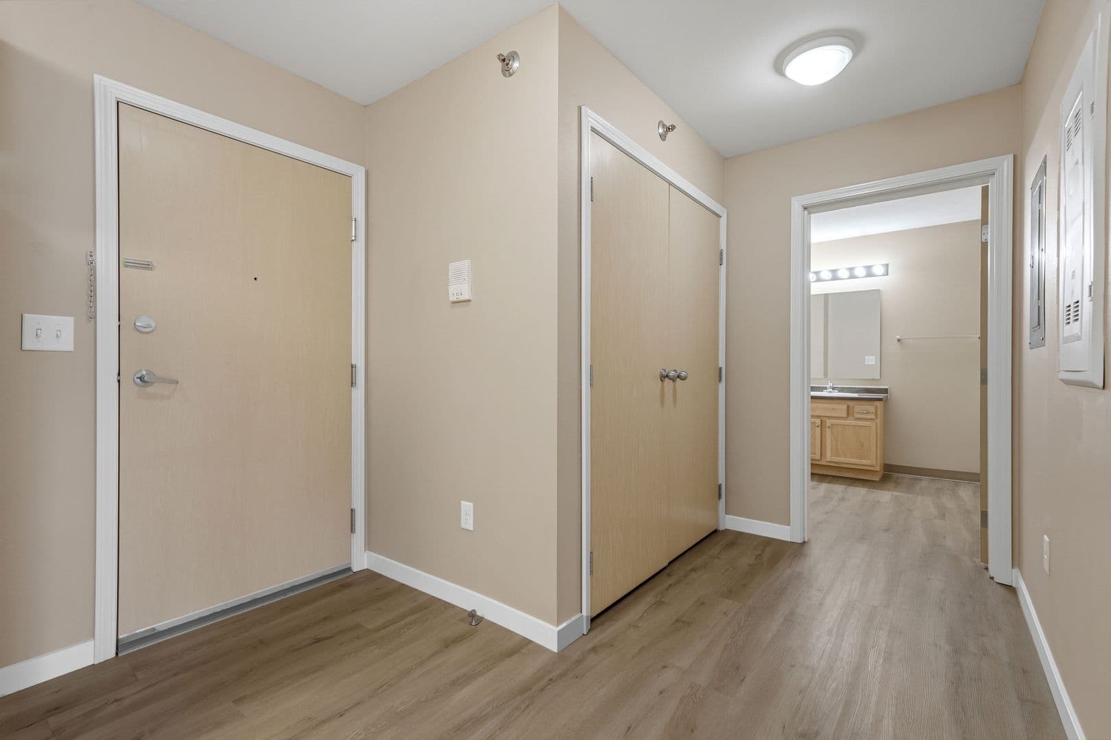 Minot Apartment: 1710-1740 13th Street SE