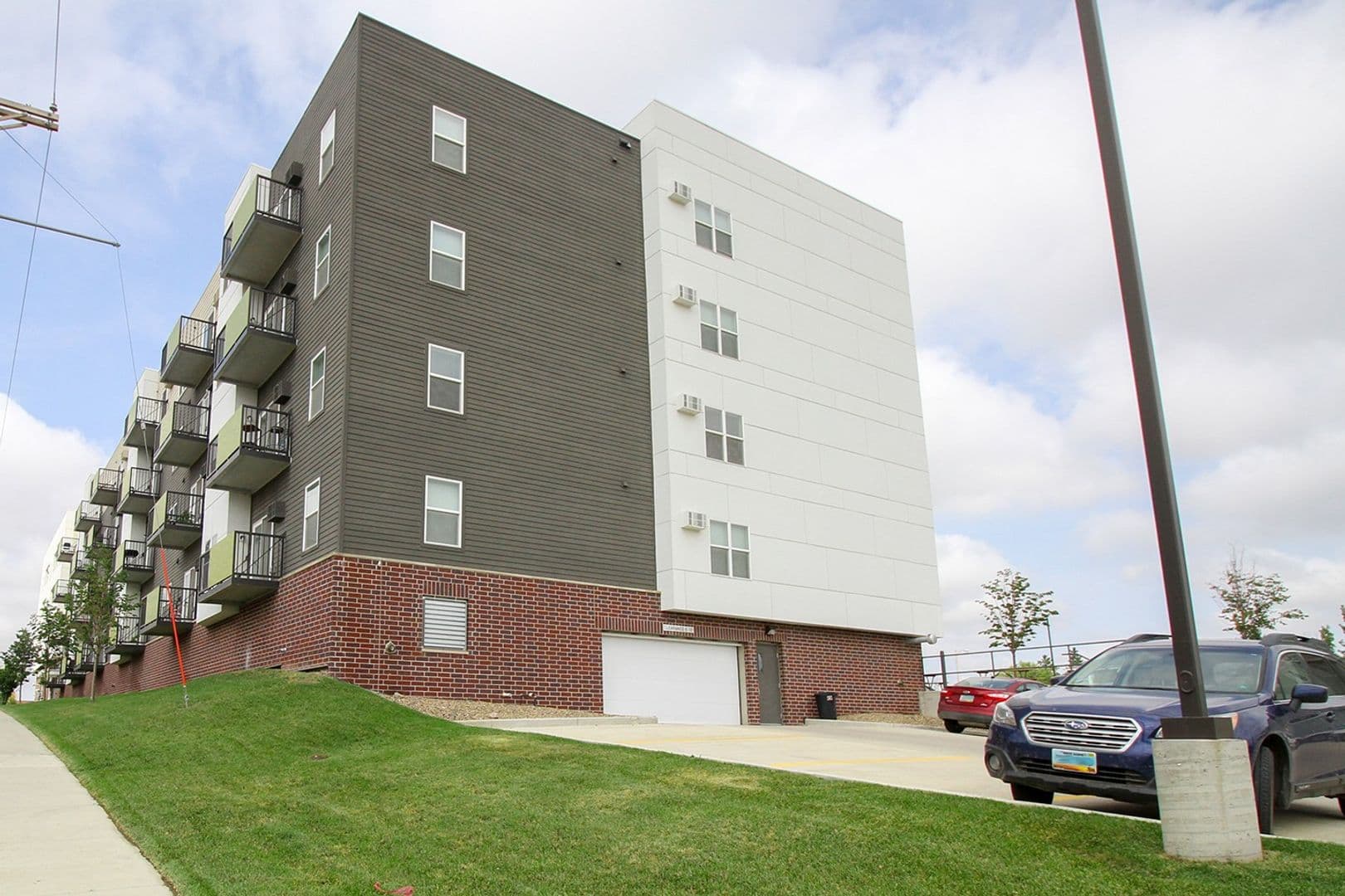 Williston Apartment: 301 2nd Street East