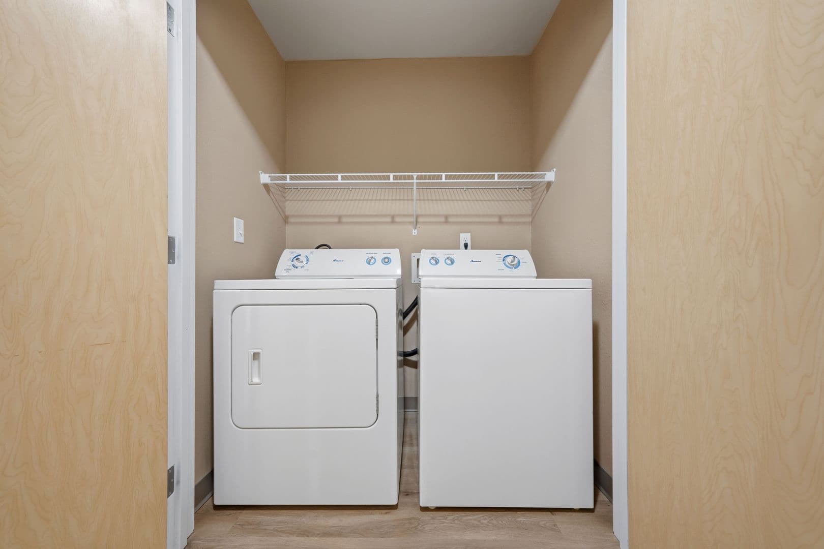 Minot Apartment: 1710-1740 13th Street SE