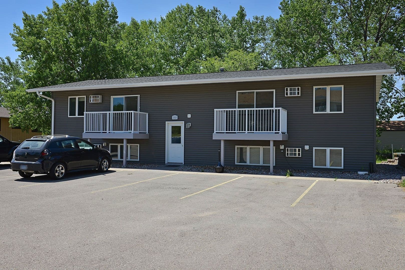 Minot Apartment: 1515 12th Street NW