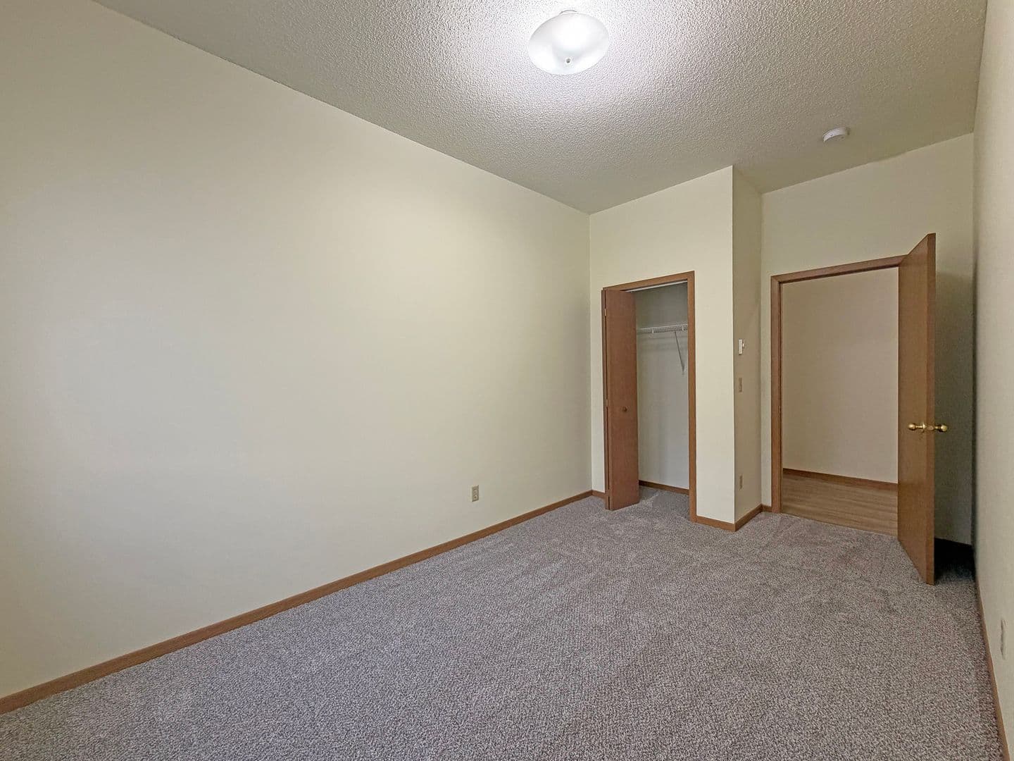 Minot Apartment: 6 North Main Street