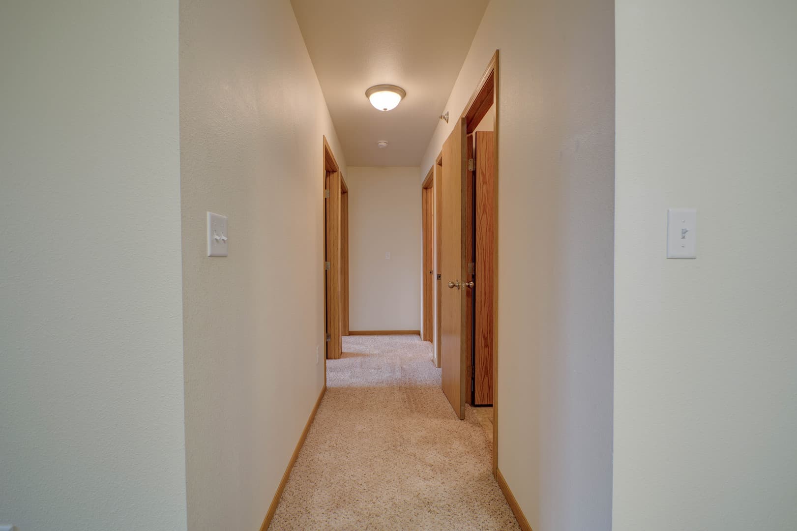 Minot Apartment: 816 10th Avenue NW