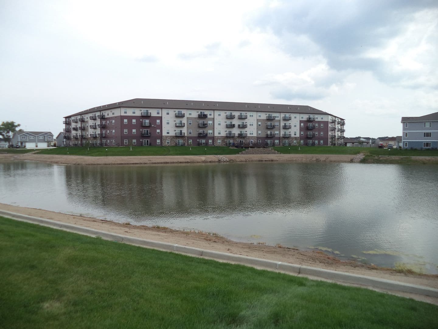 Mandan Apartment: 2303 Shoal Loop SE