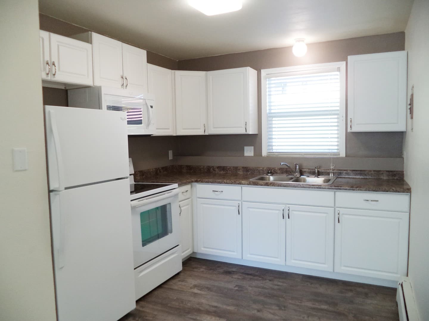 Minot Apartment: 1308 14th Avenue NW