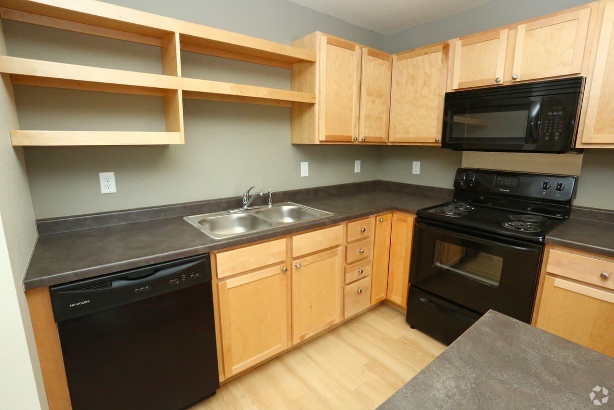 Williston Apartment: 301 2nd Street East