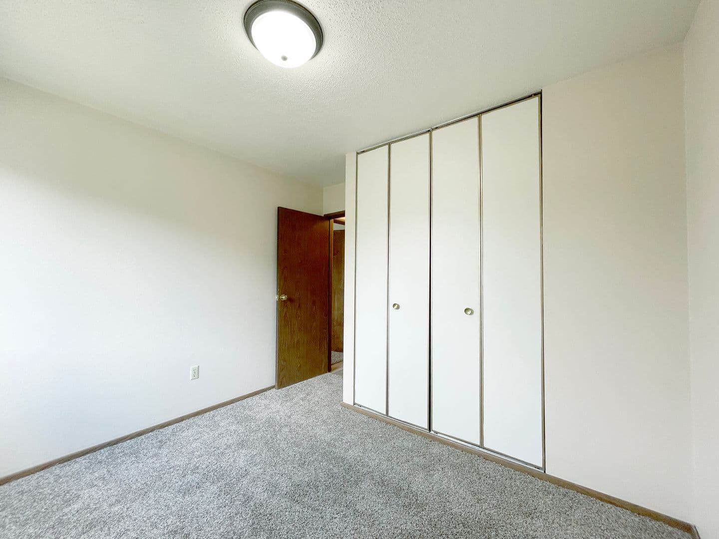 Minot Apartment: 505, 525, 605 & 705 Park Street