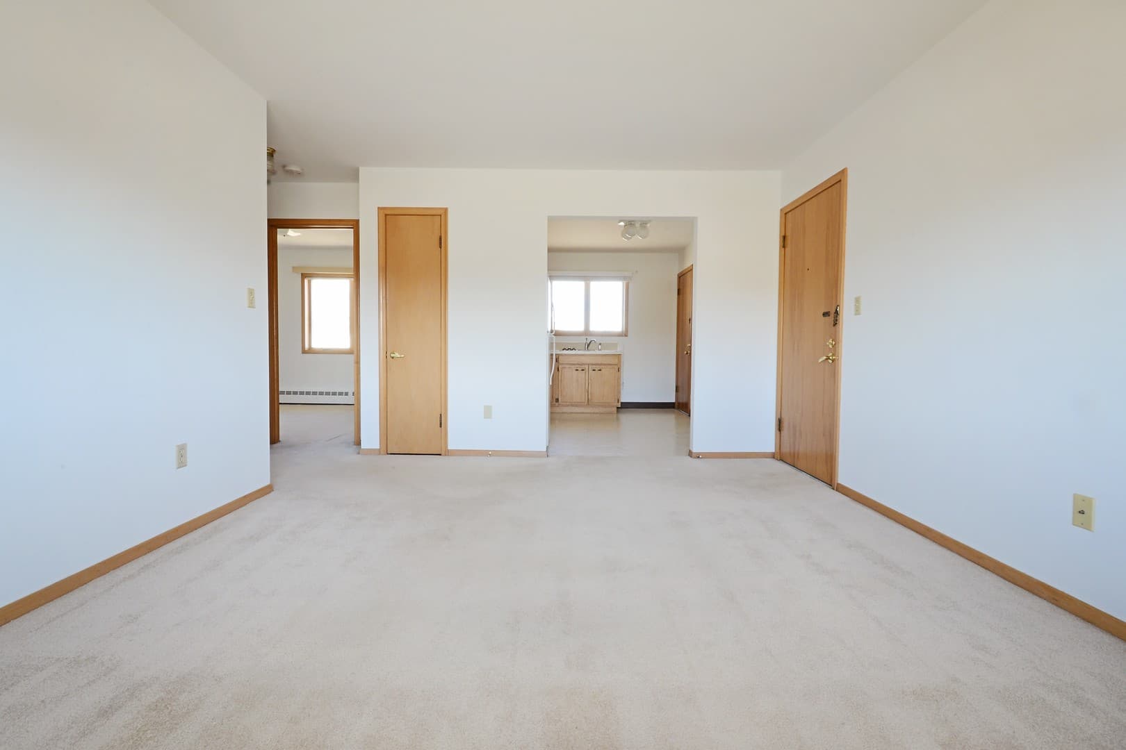 Minot Apartment: 2028-2048 5th Street NW