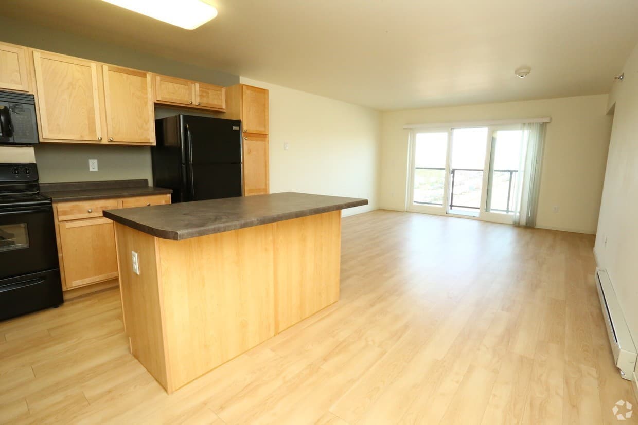Williston Apartment: 301 2nd Street East