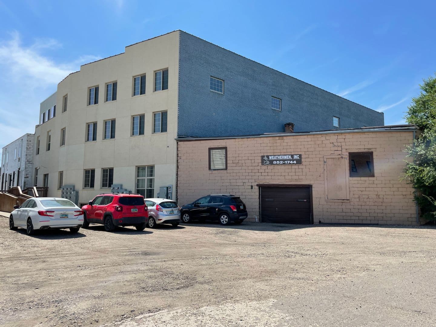 Minot Apartment: 30 NE 1st Street